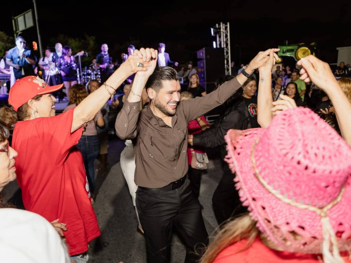 🎉| Cientos de familias matamorenses y foráneas junto con el alcalde se reunieron en la Calle 9 para rendirle Tributo a Rigo&nbsp;Tovar