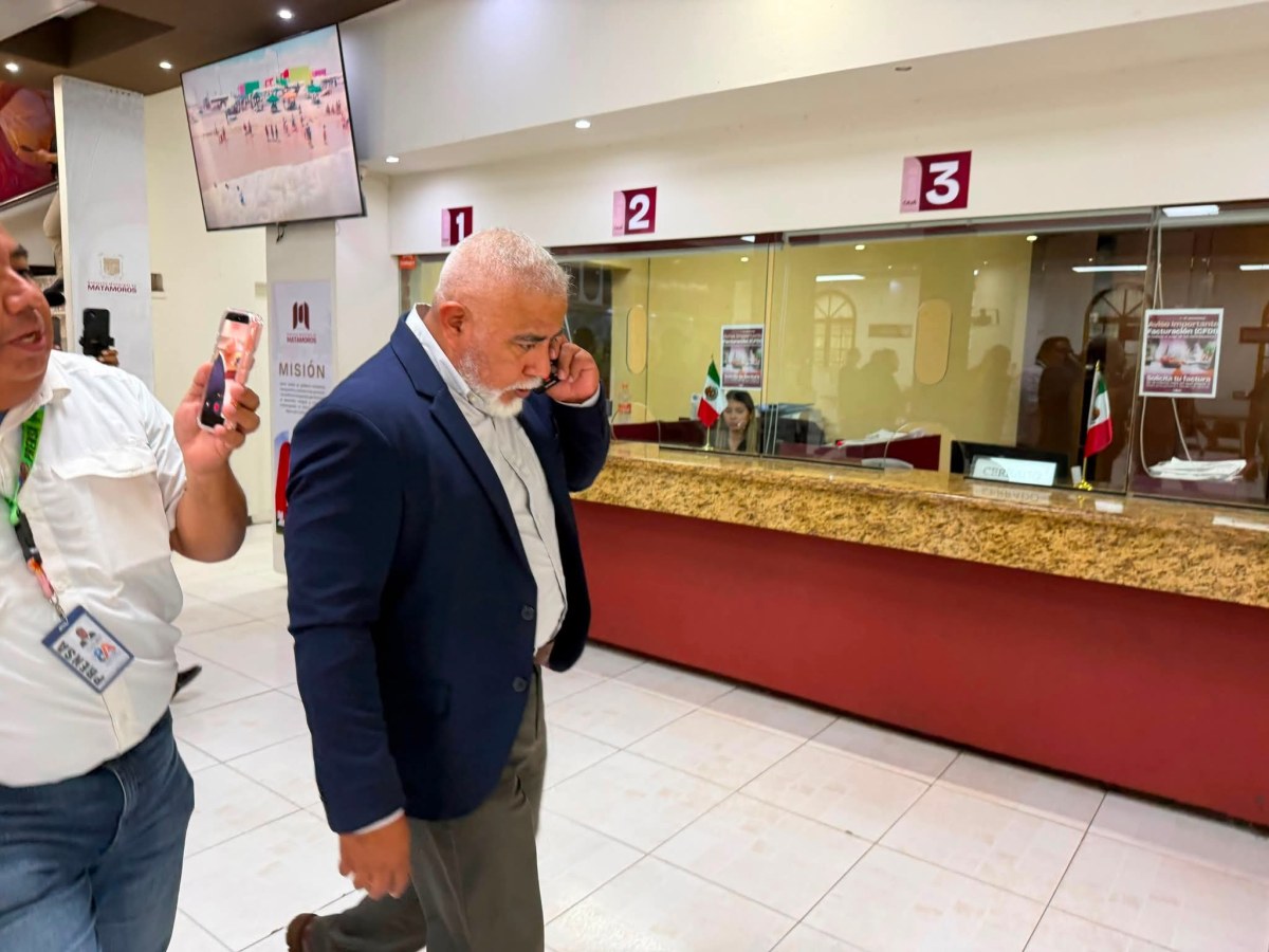 🔴ATENCION🔴SUPERINTENDENTE DE CFE EVITA RESPONDER A LA PRENSA TRAS REUNIÓN CON BETO GRANADOS POR APAGONES EN&nbsp;MATAMOROS