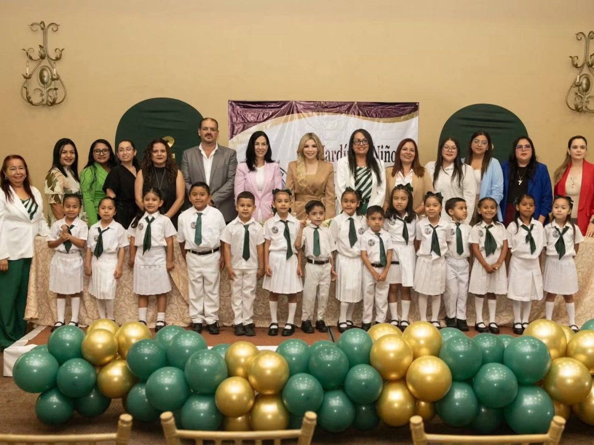 Encabeza Ana Ariceaga de Granados graduaciones escolares como madrina de generación en&nbsp;Matamoros