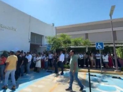 🔴 #Nación | Un total de 43 trabajadores del Instituto Federal de Defensoría Pública fueron separados de sus cargos de forma repentina. La organización AMJAC denunció el hecho y señaló que los despidos forman parte de decisiones derivadas de la implementación de la reforma judicial, aunque no se ha dado una justificación oficial&nbsp;clara.